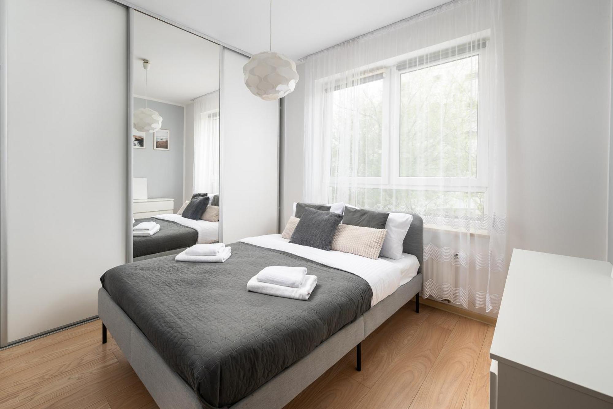 Aleja Krakowska Comfy Apartment Варшава Екстер'єр фото